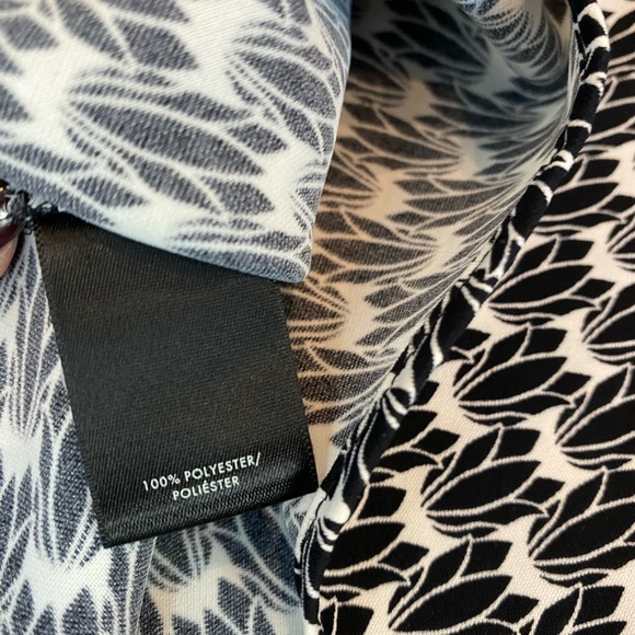 Ann Taylor Floral Geometric Black/White Print Pullover Blouse in XS - Picture 9 of 14